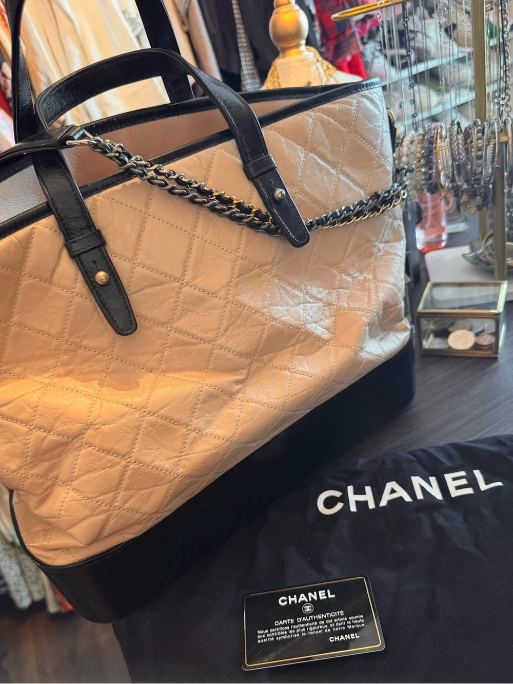 CHANEL classic tote